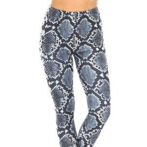 PLUS SIZE- HOT!!! Steel Blue Boa Leggings (Fits 14-20)
